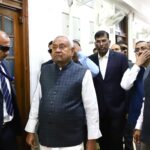 मुख्यमंत्री ने मुख्य सचिवालय के विभिन्न विभागों का औचक निरीक्षण किया