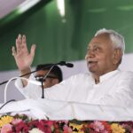 मृद्धि यात्रा के दौरान किशनगंज में आयोजित जन संवाद कार्यक्रम में शामिल हुए मुख्यमंत्री