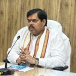 अमर्यादित आचरण व अनुशासनहीनता के आरोप में पश्चिम चम्पारण में दो शिक्षक निलंबित,शिक्षा मंत्री मिथिलेश तिवारी के निर्देश पर हुई कार्रवाई