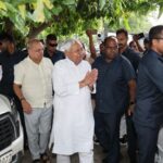 प्रदेश कार्यालय पहुँचे नीतीश कुमार, नेताओं एवं कार्यकर्ताओं से की आत्मीय भेंट