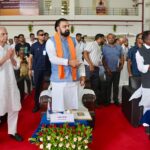 मुख्यमंत्री बिहार हेली-टूरिज्म एवं एयर टूरिज्म सेवा योजना-2026 के अंतर्गत पर्यटकों को टिकट प्रदान कर ‘पटना जॉय राइड’ का मुख्यमंत्री ने किया शुभारंभ