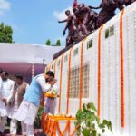 शहीद दिवस पर अमर स्वतंत्रता सेनानियों को याद कर उन्हें भावभीनी श्रद्धांजलि अर्पित की गई