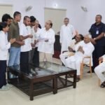 बिहार स्वास्थ्य विज्ञान विश्वविद्यालय में अध्ययनरत छात्र-छात्राओं के प्रतिनिधिमंडल ने नीतीश कुमार से की मुलाकात, सौंपा मांग पत्र
