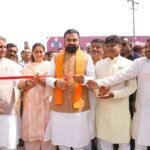 मुख्यमंत्री ने मुजफ्फरपुर के मोतीपुर में औद्योगिक क्षेत्र महवल में स्थित मेगा लेदर, फुटवियर एवं एक्सेसरीज क्लस्टर और सुविधा केंद्र का किया उद्घाटन